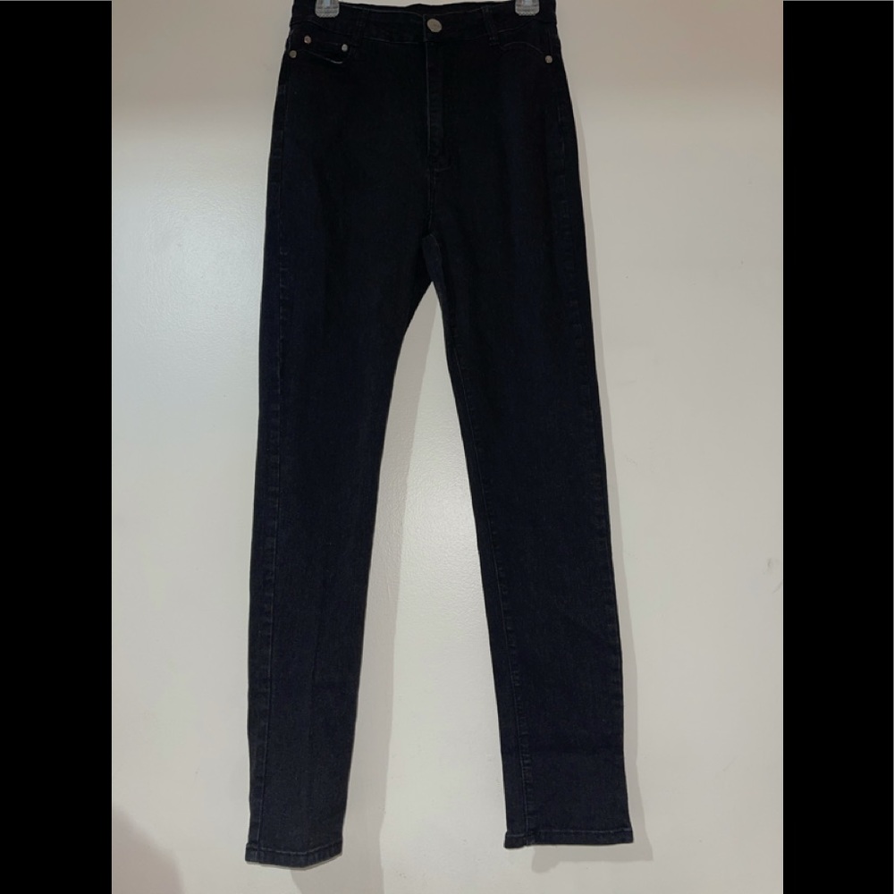 *UNWORN* Jeans.